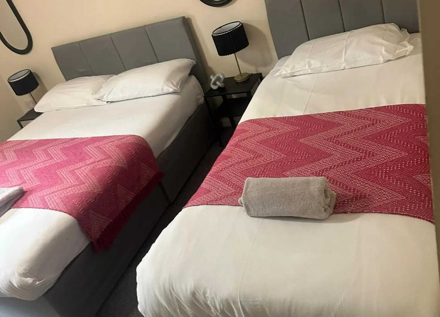 Two Bedroom Quayside River View Newcastle upon Tyne 0*,